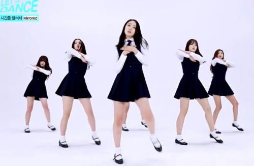 GFRIEND《Rough》MV截图。